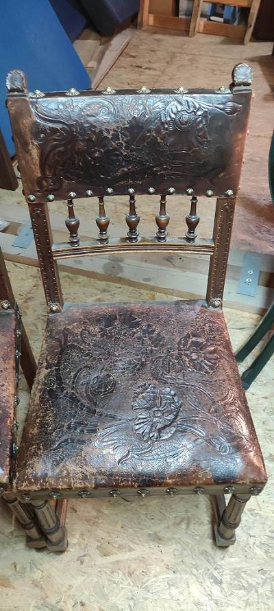 Rénovation chaises de SàM en cuir